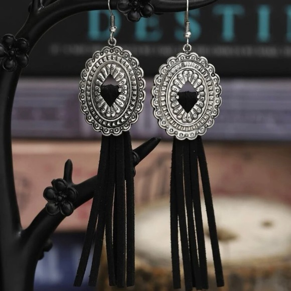 MAKE ME AND OFFER NEW Western Silver Concho Black Tassle Fringe Earring - Picture 2 of 5